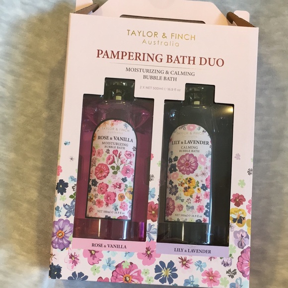 Taylor Finch Australia Pampering Bubble Bath Floral Duo NWT 2 16.9scented Bubble - Picture 1 of 16